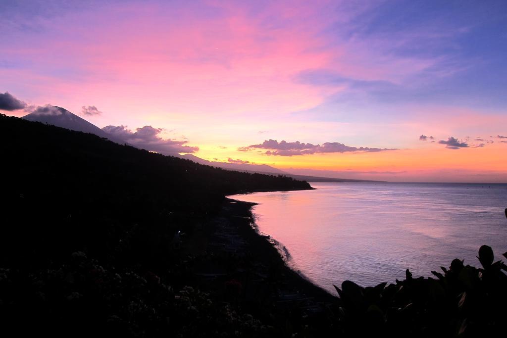 Waenis Sunset View Hotel And Restaurant, Amed, Bali מראה חיצוני תמונה