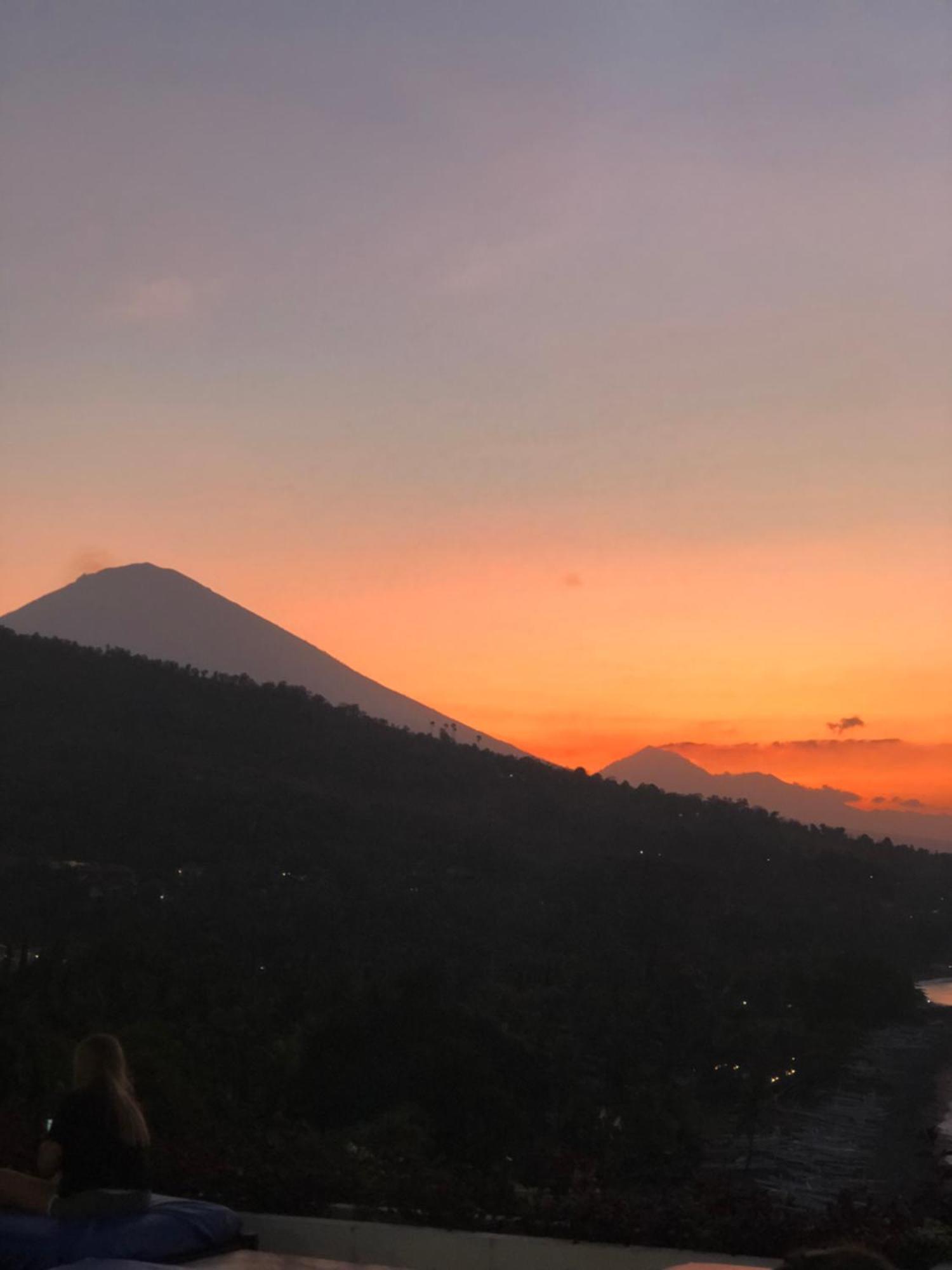 Waenis Sunset View Hotel And Restaurant, Amed, Bali מראה חיצוני תמונה