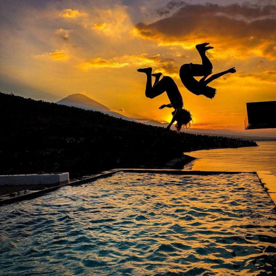 Waenis Sunset View Hotel And Restaurant, Amed, Bali מראה חיצוני תמונה