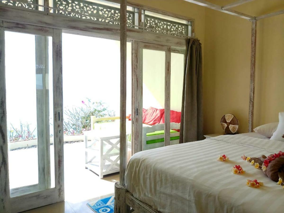 Waenis Sunset View Hotel And Restaurant, Amed, Bali מראה חיצוני תמונה