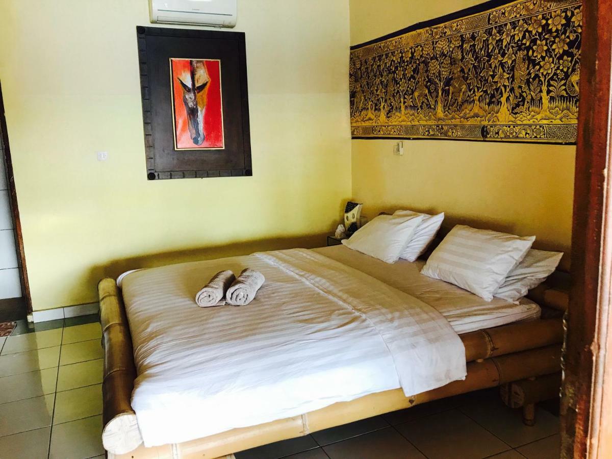 Waenis Sunset View Hotel And Restaurant, Amed, Bali מראה חיצוני תמונה